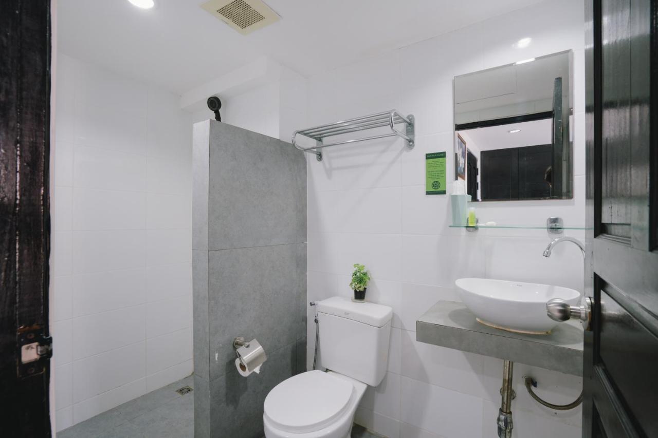Noble House Patong Hotel Exterior foto