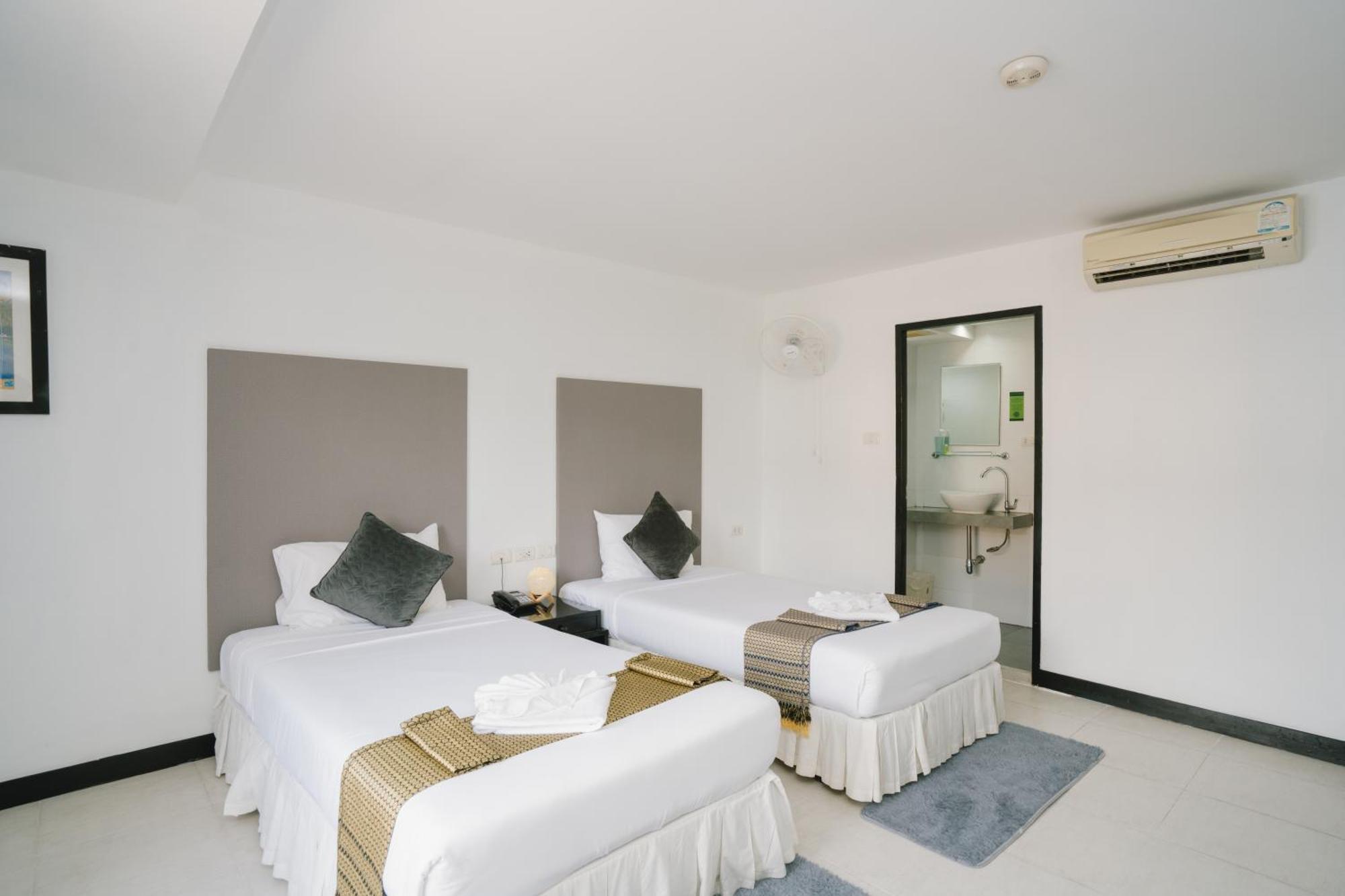 Noble House Patong Hotel Exterior foto