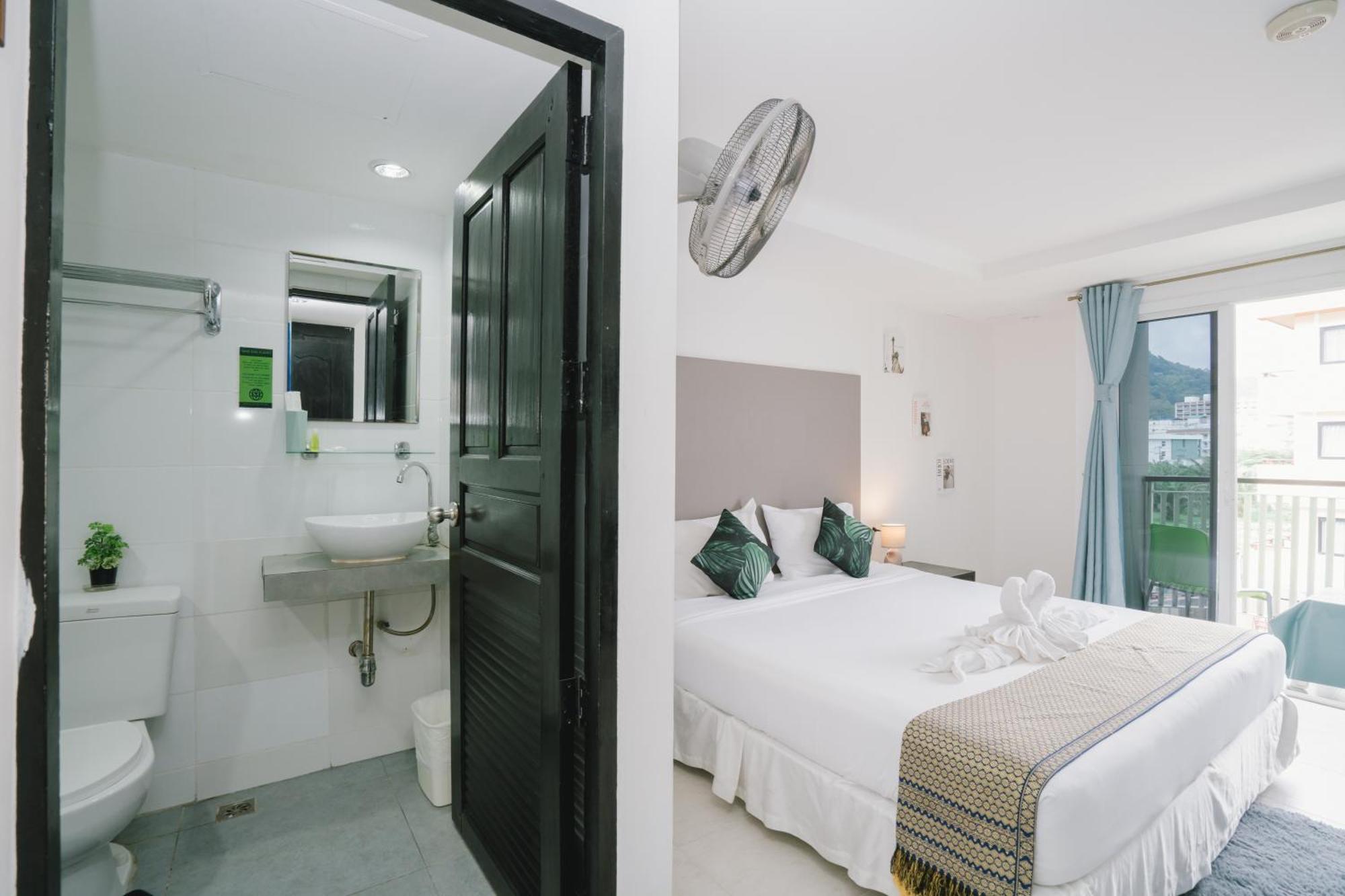 Noble House Patong Hotel Exterior foto