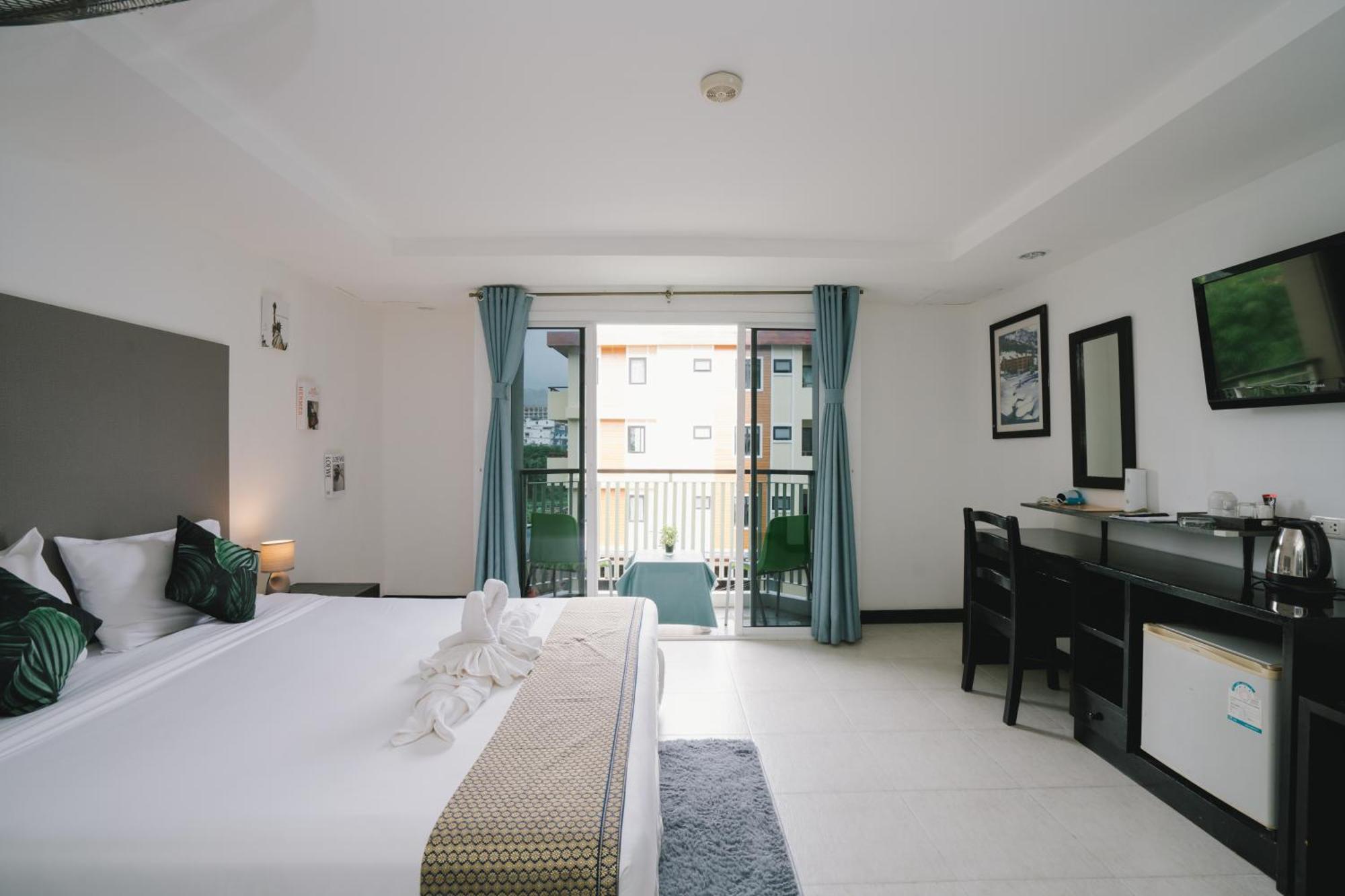Noble House Patong Hotel Exterior foto