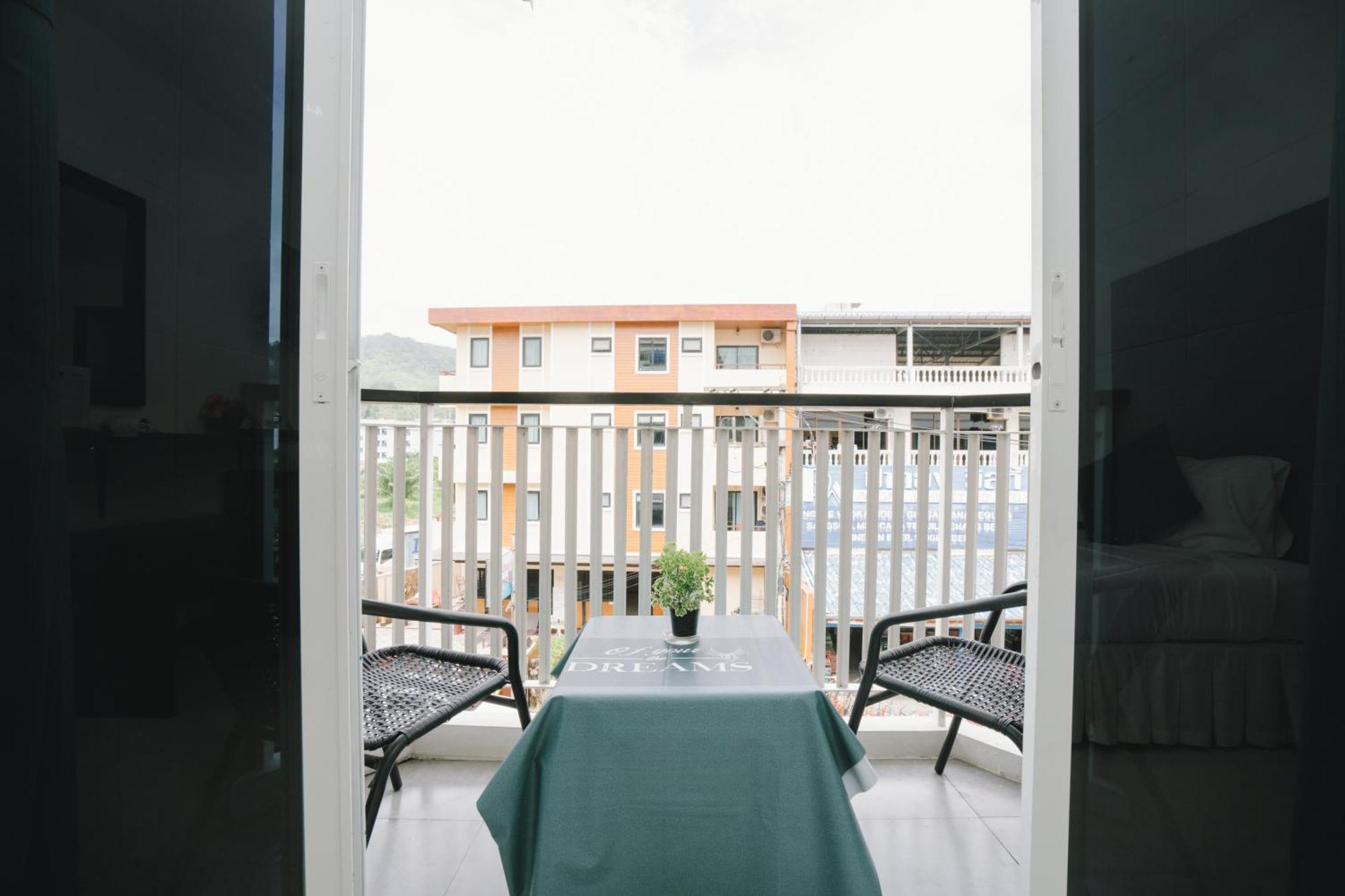 Noble House Patong Hotel Exterior foto